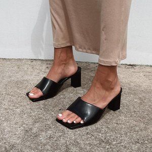 Princess Polly Manhattan heels black